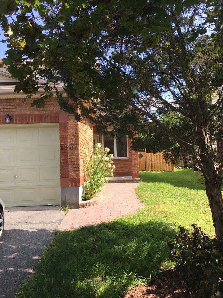 3837 Crowsnest Avenue - Photo 2 of 17