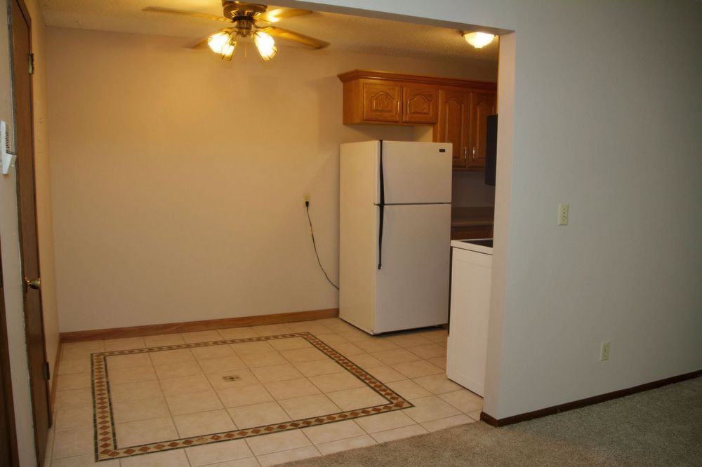 220 5th St NE - Photo 3 of 15