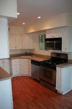 1404 Moffet Rd - Photo 3 of 4