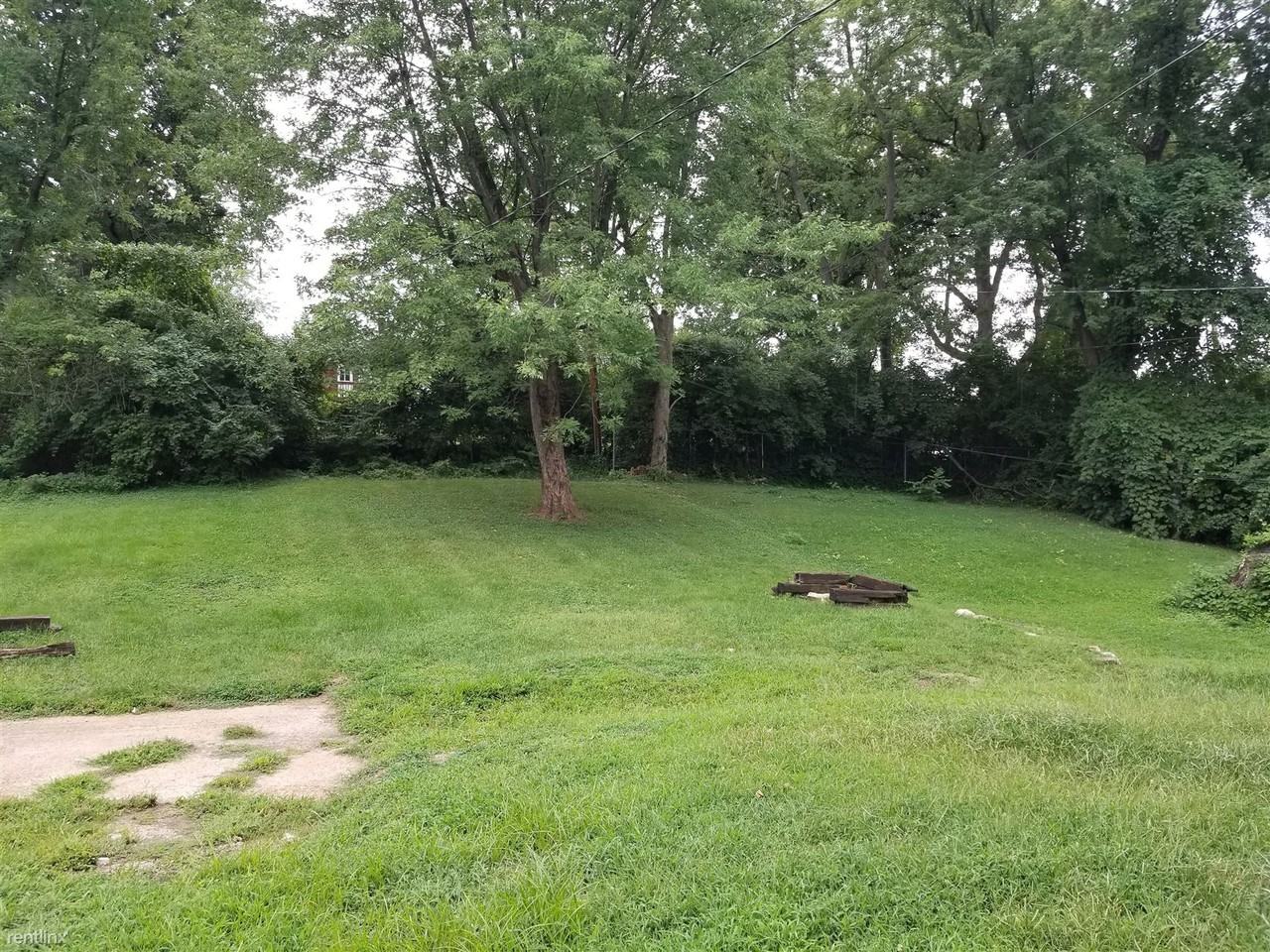 8370 Madison Ave - Photo 2 of 8