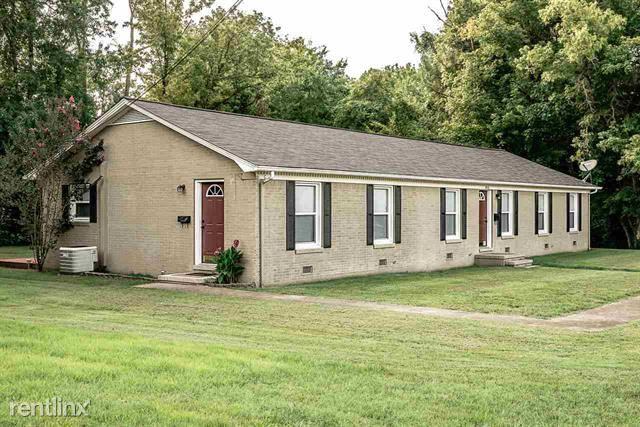 102 Curris Center - Photo 2 of 10