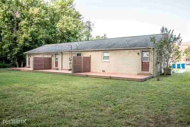 102 Curris Center - Photo 3 of 10
