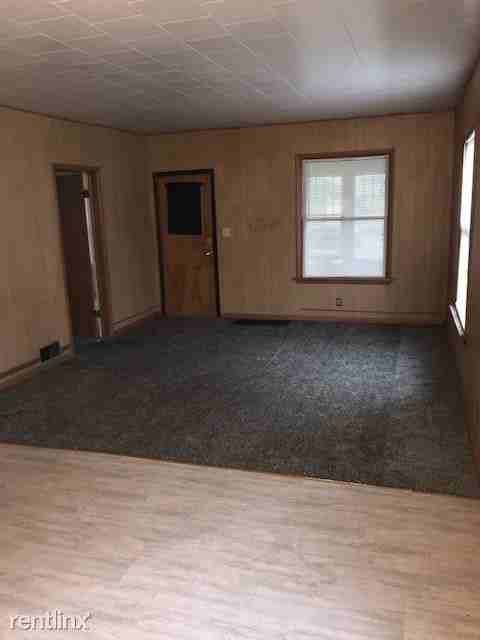 2933 Sanford St - Photo 3 of 16