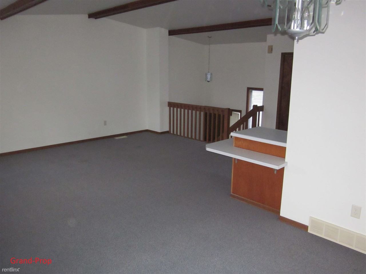 428 Pine Vista St SE - Photo 2 of 12