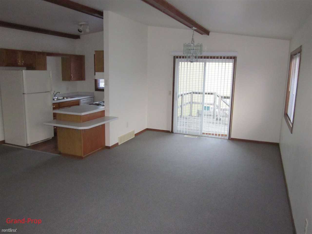 428 Pine Vista St SE - Photo 3 of 12