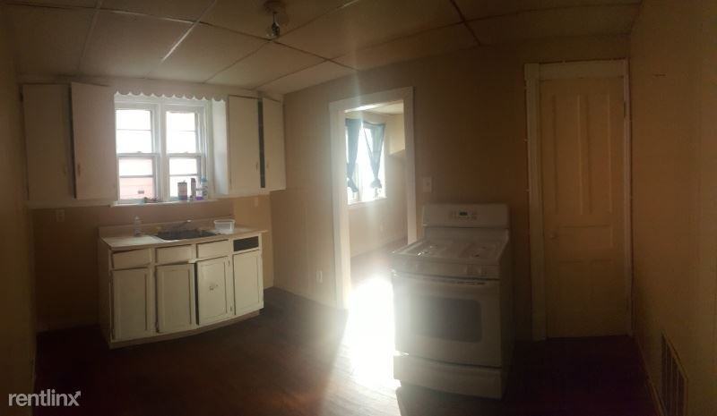 1527 Oneida St - Photo 2 of 4