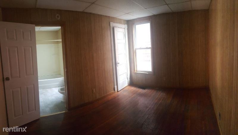 1527 Oneida St - Photo 3 of 4