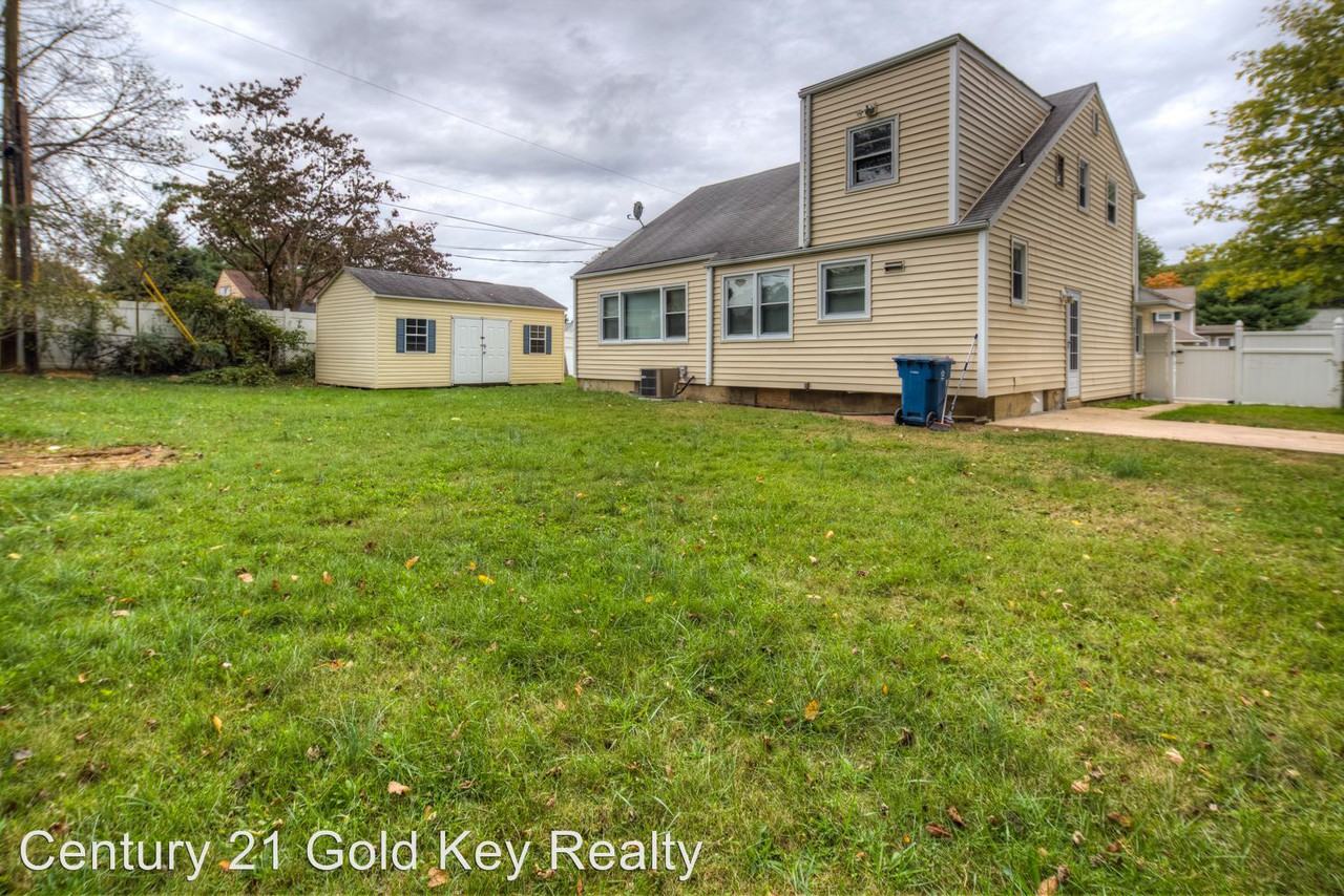 155 Brookside Blvd - Photo 3 of 18