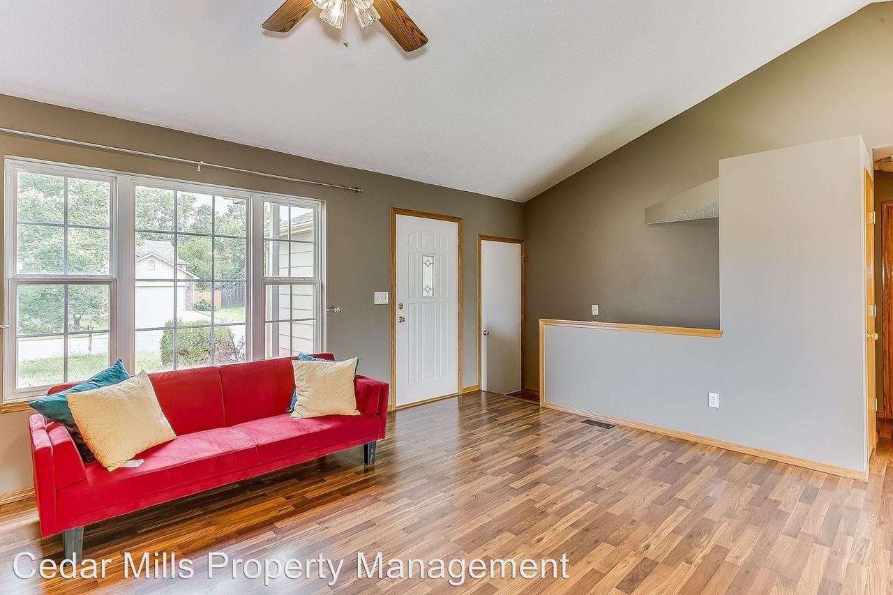 2531 E Fairchild St - Photo 2 of 9