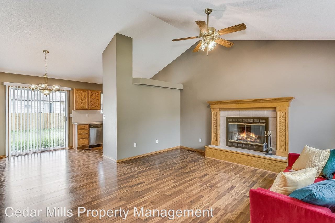 2531 E Fairchild St - Photo 3 of 9