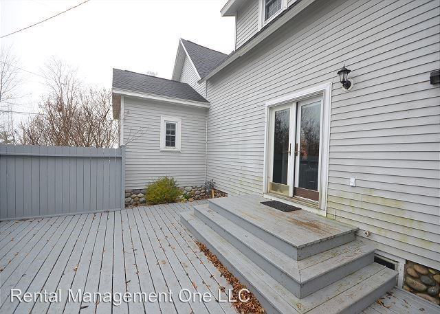 10878 S W Bay Shore Dr - Photo 2 of 10