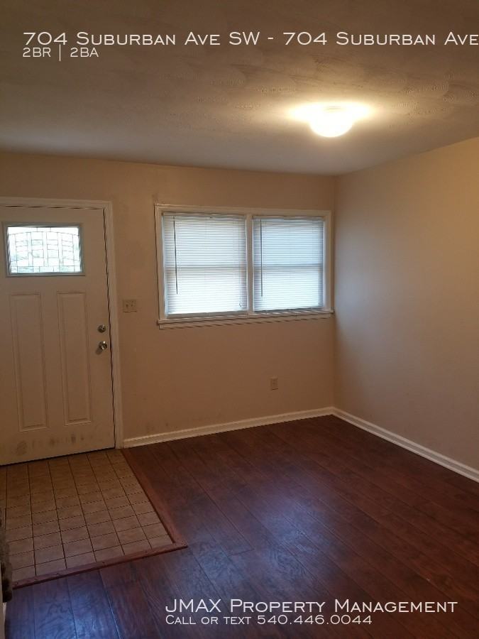 704 Suburban Ave SW #704SUBURBA - Photo 2 of 7