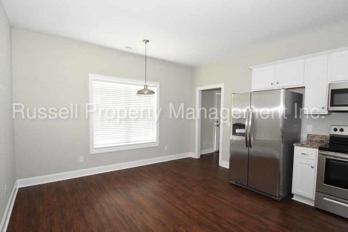 2316 Chavis Dr - Photo 3 of 23