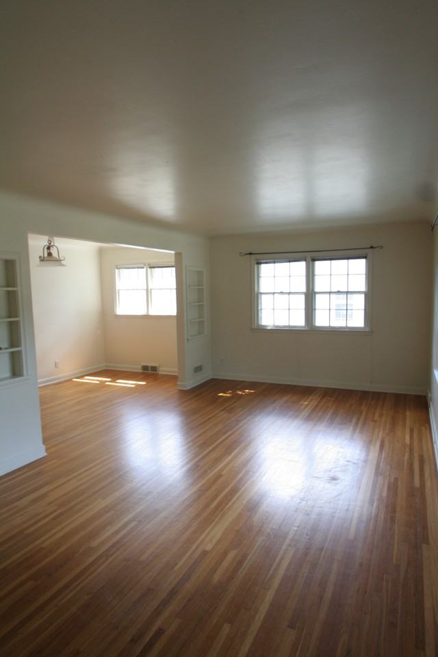 916 8th Avenue Southwest #2 - Photo 3 of 7