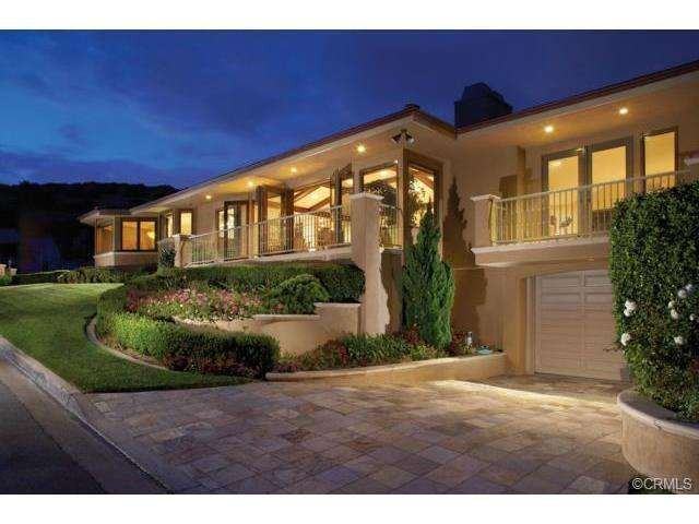 2596 Riviera Dr - Photo 2 of 17