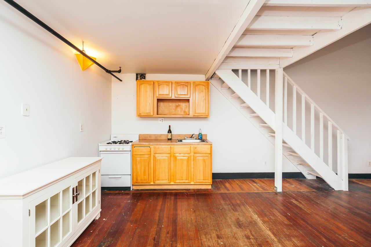 27 Arion Place #27HY