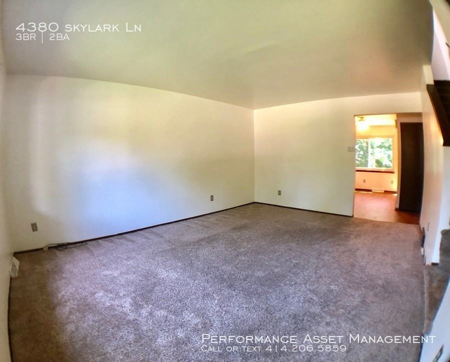 4380 Skylark Ln - Photo 2 of 10