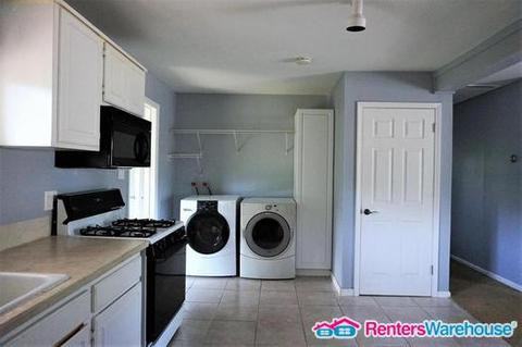 405 W Sugar Ln - Photo 3 of 11