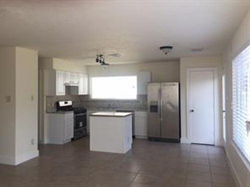 3722 W Traditions Ct - Photo 2 of 8