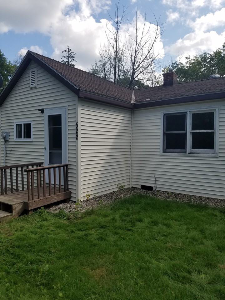 522 Woodland Ln - Photo 2 of 6