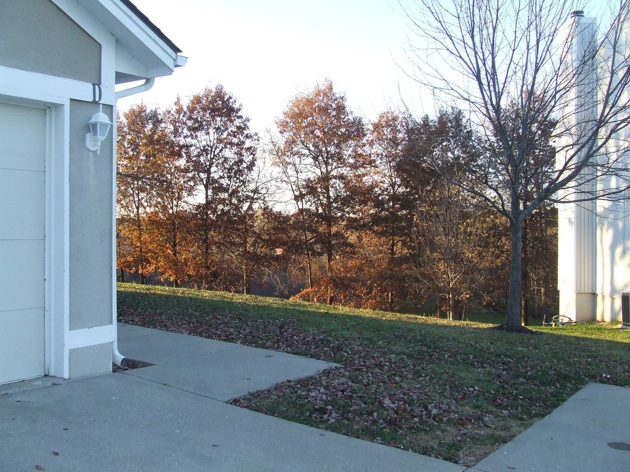 4608 NE Whispering Winds Dr - Photo 2 of 15