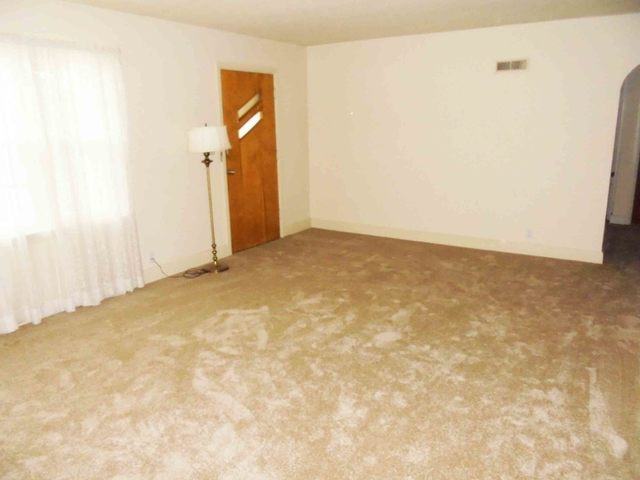 404 Maple St - Photo 2 of 11