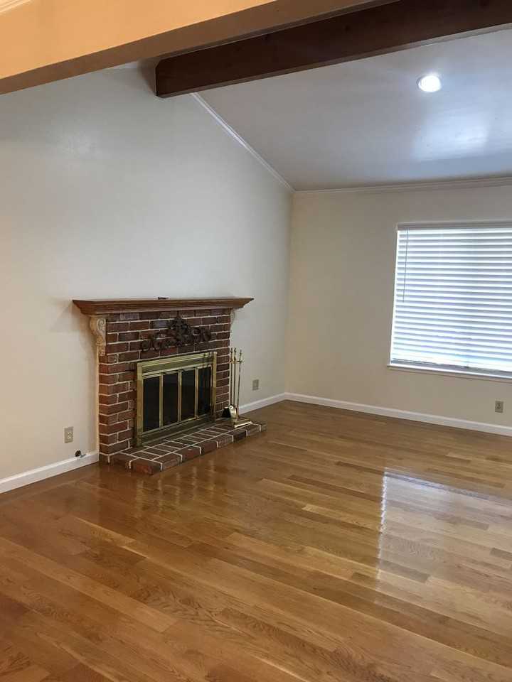 1792 Valota Rd - Photo 3 of 19