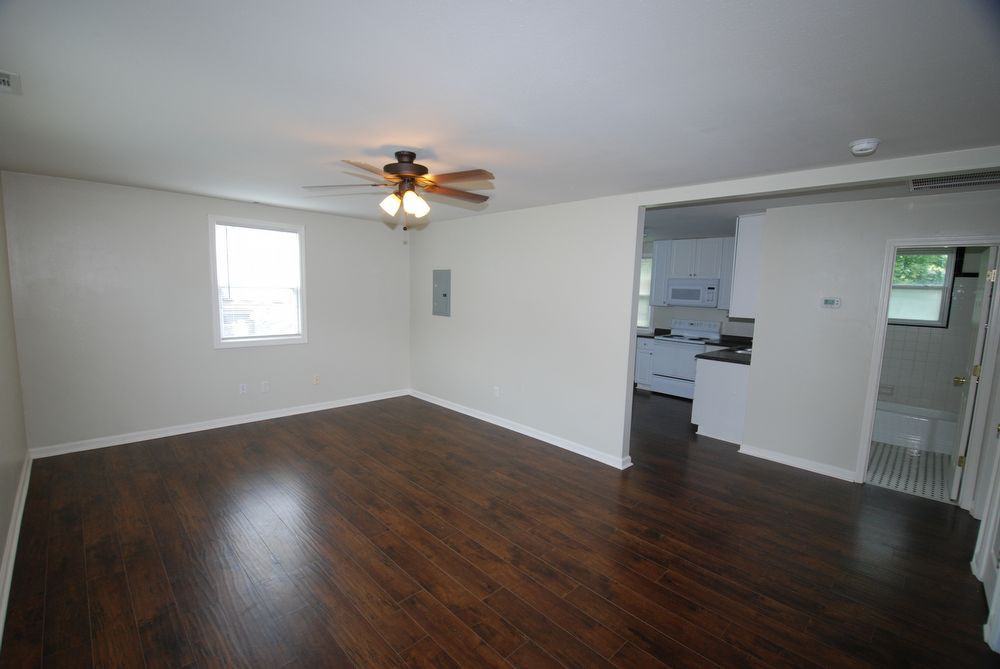 703 Hare St - Photo 2 of 8