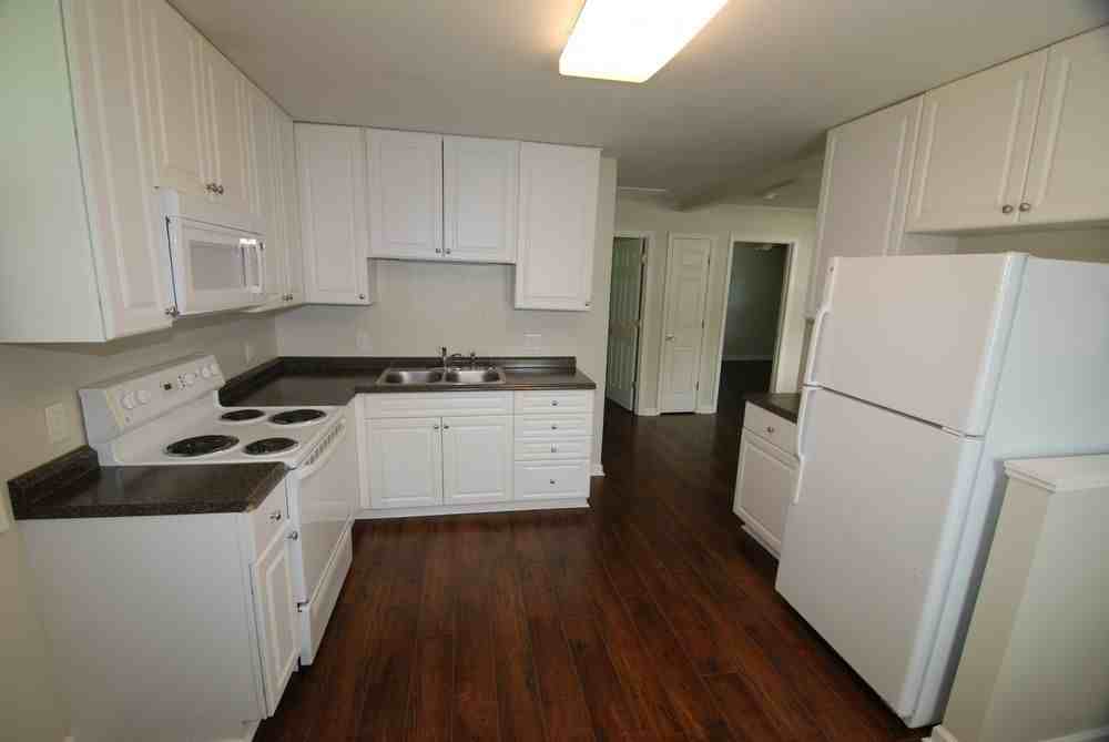 703 Hare St - Photo 3 of 8