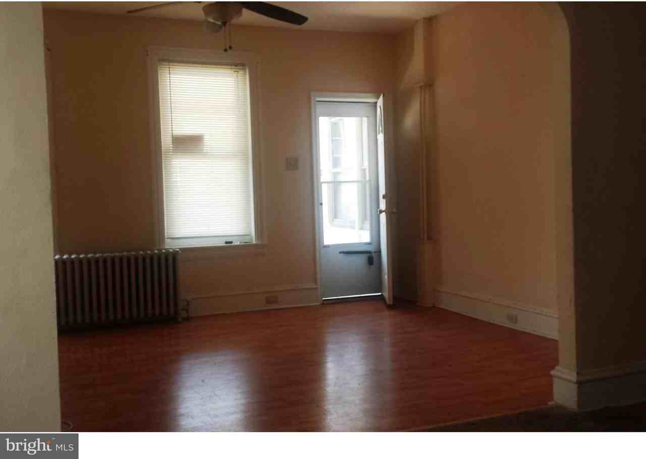 210 9th St - Photo 2 of 10