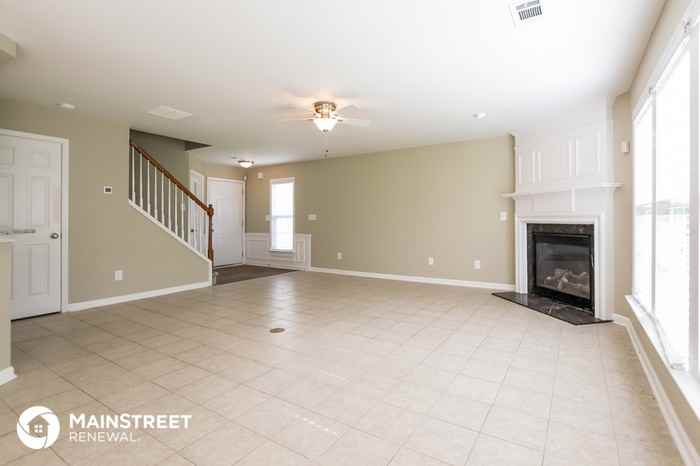 3211 Wellington Walk SW - Photo 2 of 15