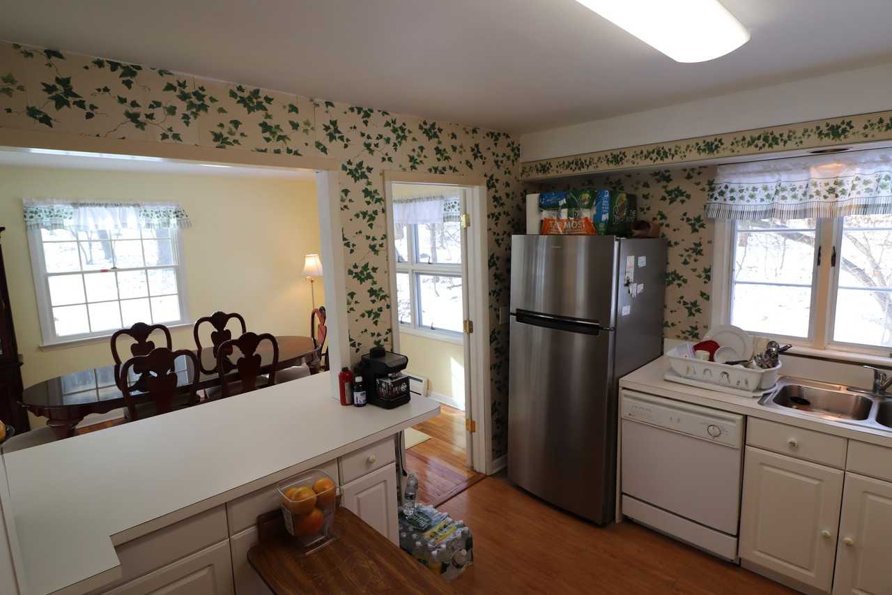 33 Red Barn Lane - Photo 3 of 10