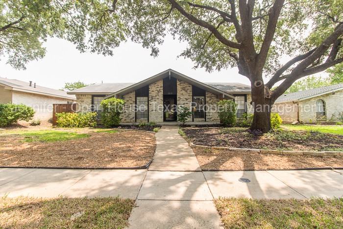 1810 Addington Dr - Photo 2 of 18