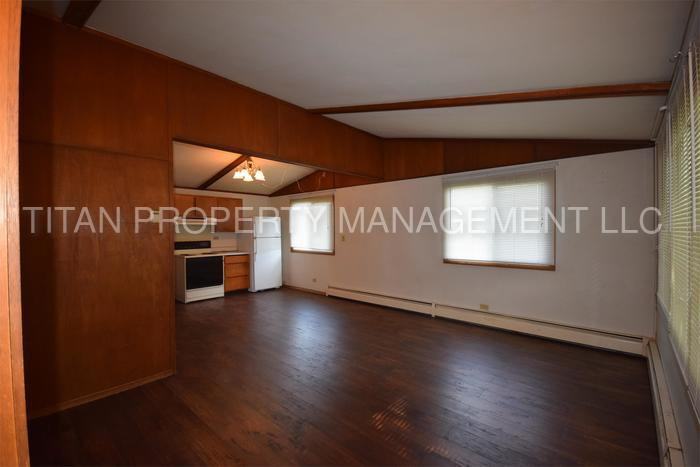 1303 Taylor St - Photo 2 of 15