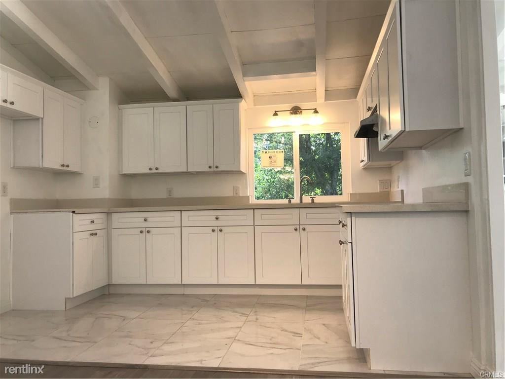 181 E Alegria Ave - Photo 3 of 9