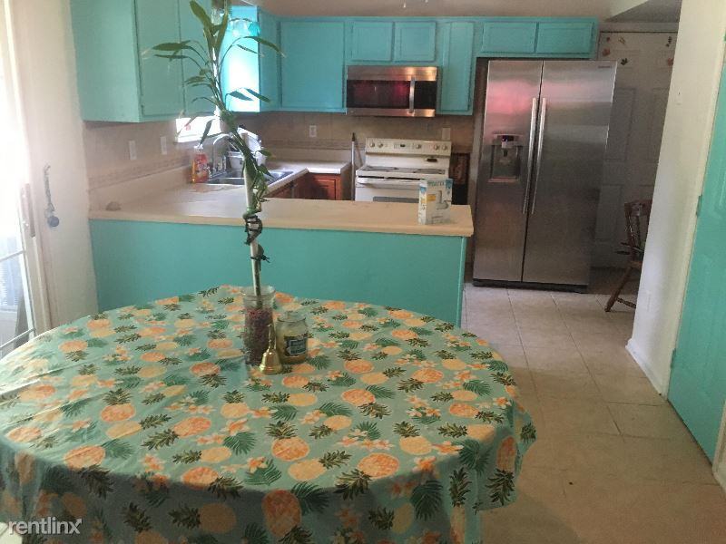 2600 Amherst - Photo 2 of 10