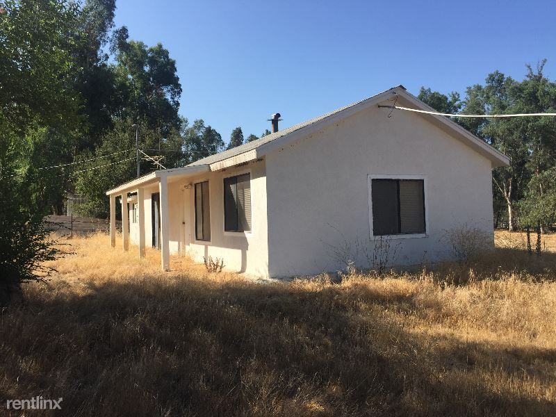 34174 Hampton Rd - Photo 2 of 15