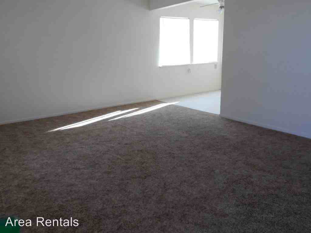 908-910 CARSON STREET - Photo 2 of 6