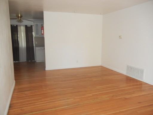 44128 Anvers Ave - Photo 2 of 9