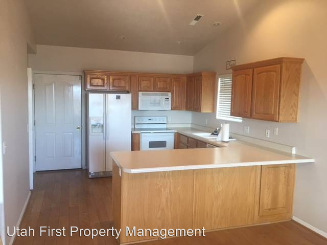 2912 Overlook Dr - Photo 3 of 11