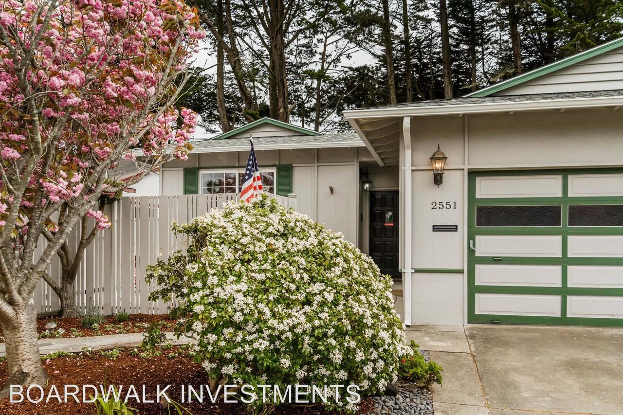 2551 Wentworth Dr - Photo 3 of 15