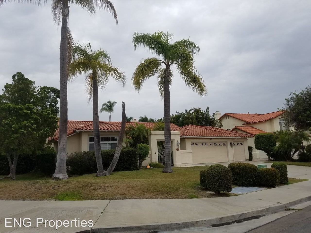 350 Crestview Dr - Photo 2 of 19
