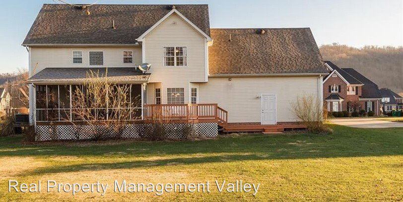 140 Waterside Cir - Photo 2 of 33