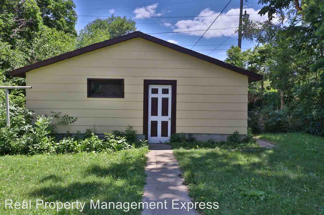 1108 N Dakota Ave - Photo 3 of 30