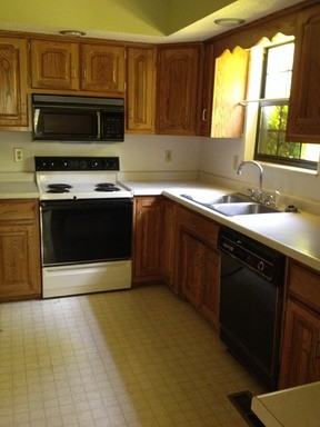 2206 Stonybrook Rd - Photo 2 of 11