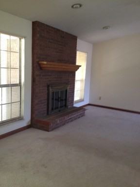 2206 Stonybrook Rd - Photo 3 of 11