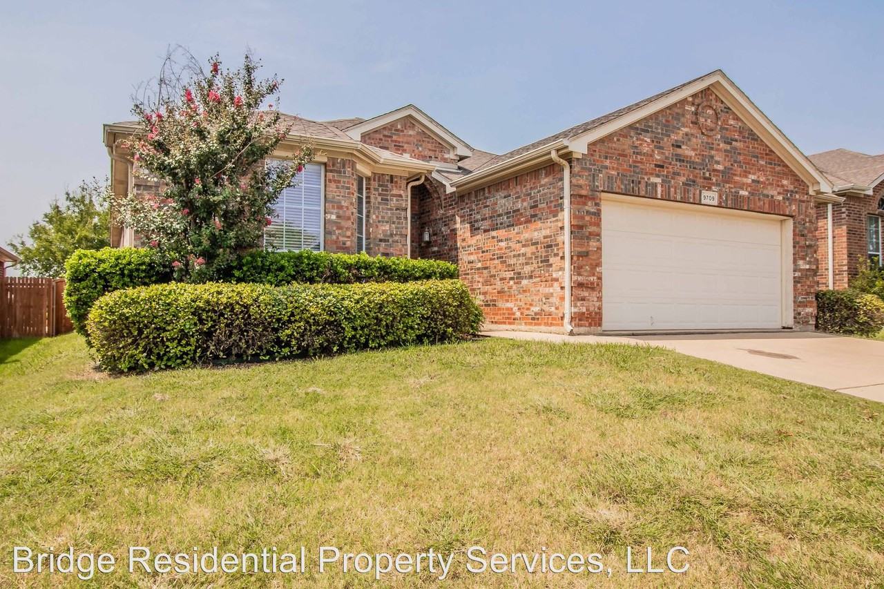 9709 Burwell Dr - Photo 2 of 25