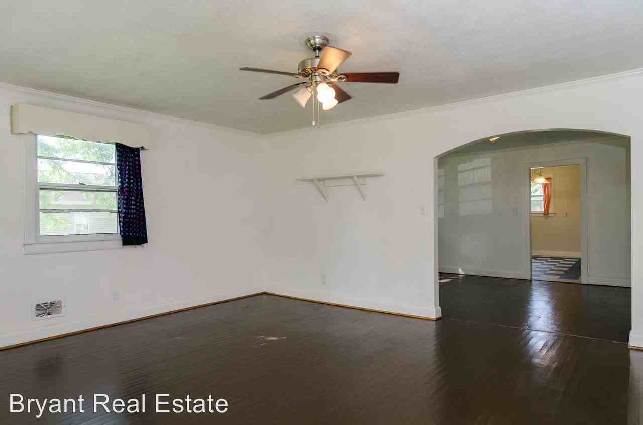 142 Brentwood Dr - Photo 3 of 14