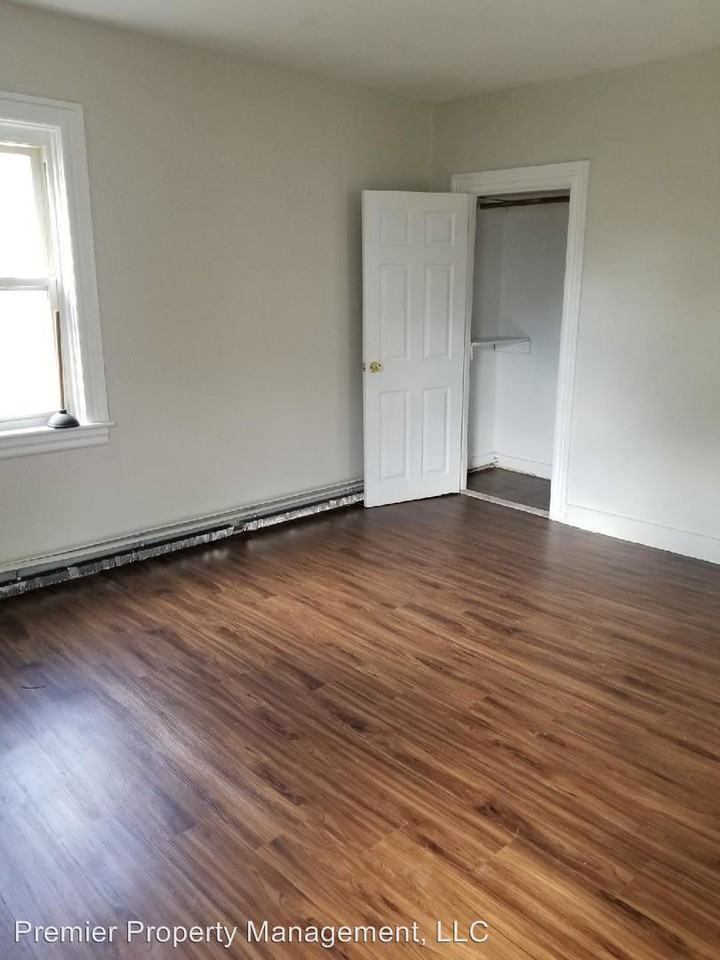 161 Prudence Ave - Photo 3 of 5