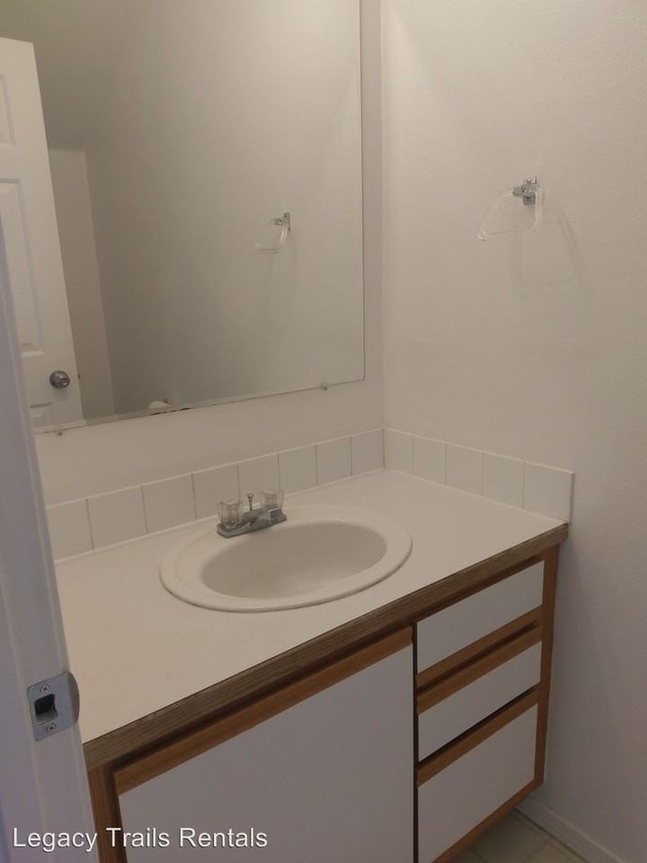 1728-1730 Peninsula Duplex - Photo 3 of 16